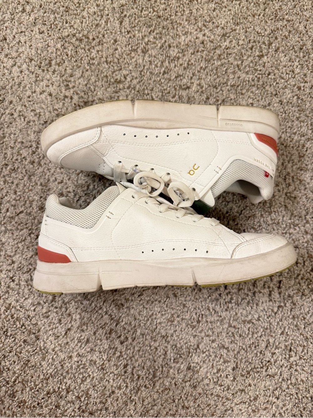 White Rogers OnCloud sneakers